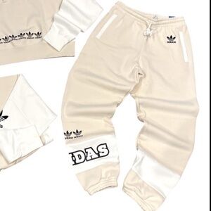Adidas Logo Play Logo Cuffs Sweatpants Size XS Relaxed Fit